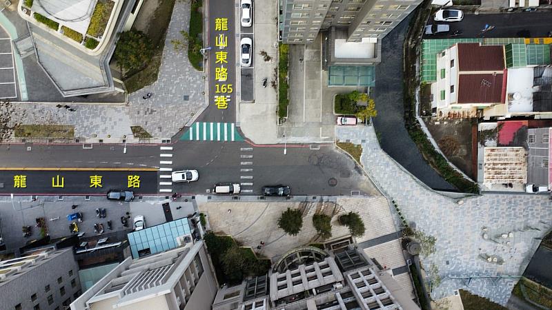 圖1.龍山東路口空拍圖