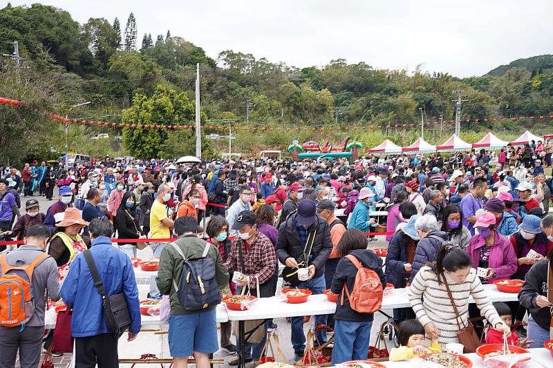 超過200擔以上的奉飯美食，讓千人食福的盛況再次榮現。