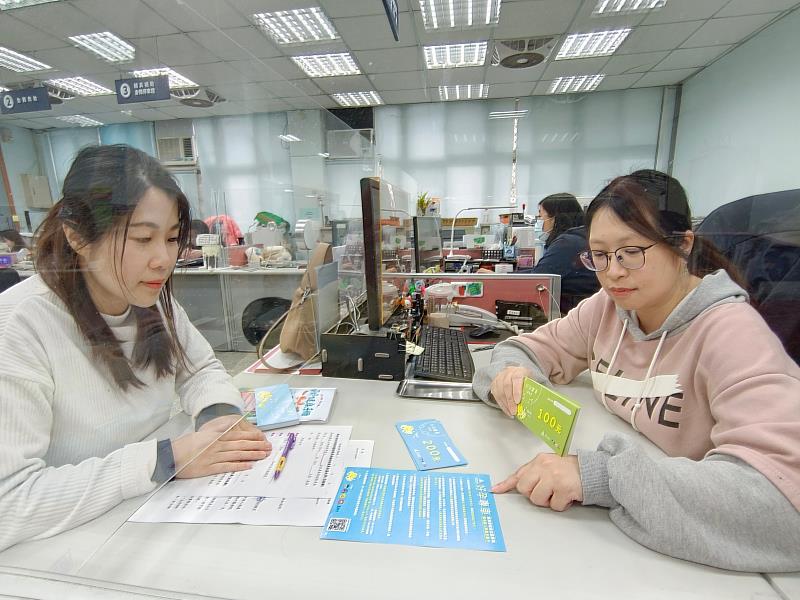 市府取消好孕專車排富限制，並於今年放寬搭乘地點限制與搭乘時間。