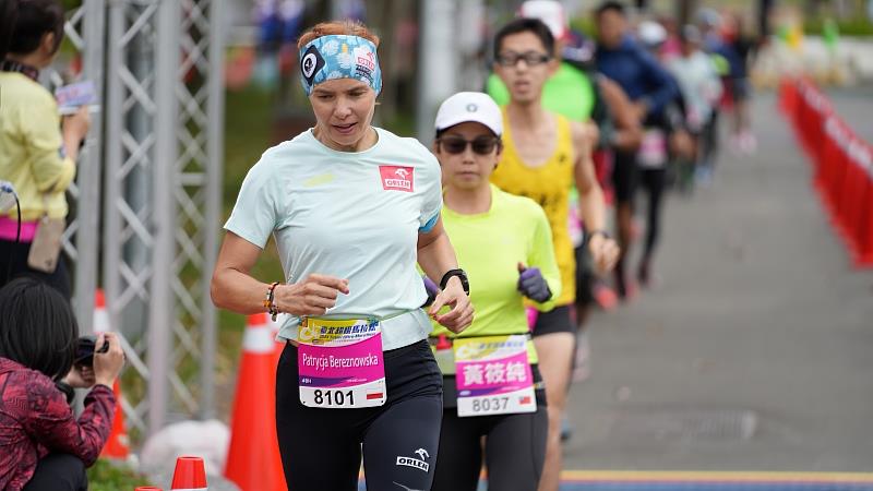 48小時賽女子冠軍Patrycja Bereznowska以427.524公里打破歐洲女子紀錄。（攝影：張竣淳）