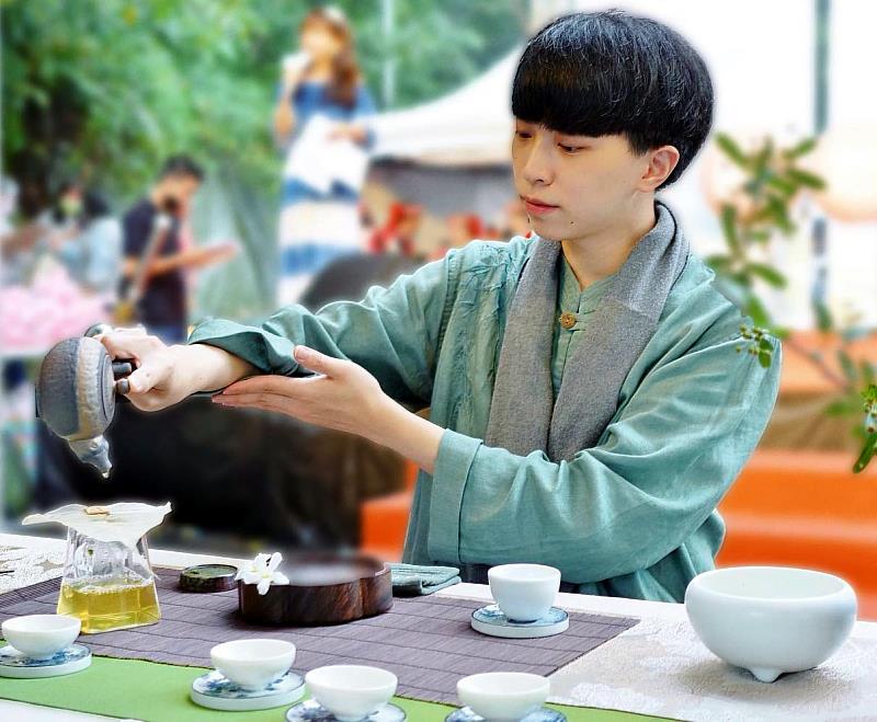 華梵大學的新六藝茶道教學。