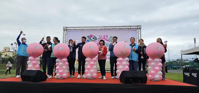 臺東縣府辦理三八婦女節慶祝活動   花獻女的美 展現臺東女魅力！