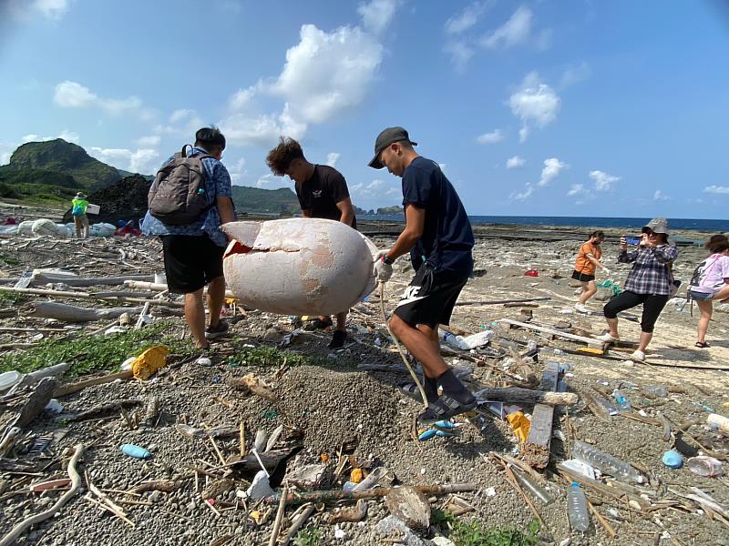 臺東縣淨海聯盟好棒 112年共清理超過1萬公斤海洋廢棄物 守護海洋環境