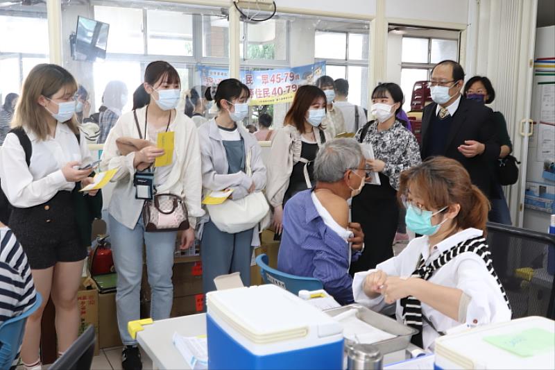 日本足利大學師生前往永康衛生所參訪，實地了解台灣基層醫療照護體系現況