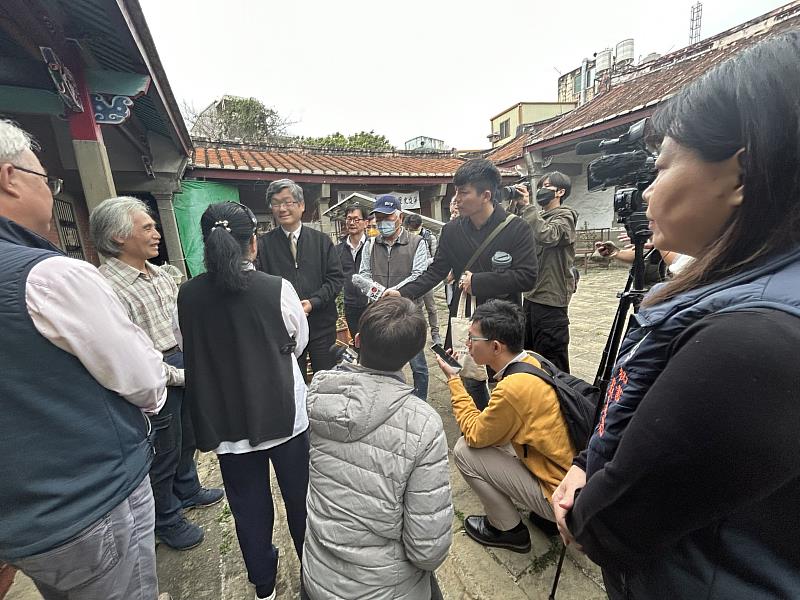 圖3 楊主委期盼透過中央與地方政府的協助，為北埔的發展留下完整的歷史