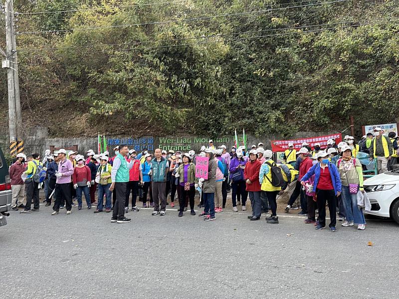 救國團屏東縣團委會慶祝青年節 辦理「青年環保 關懷環境」淨山健行活動