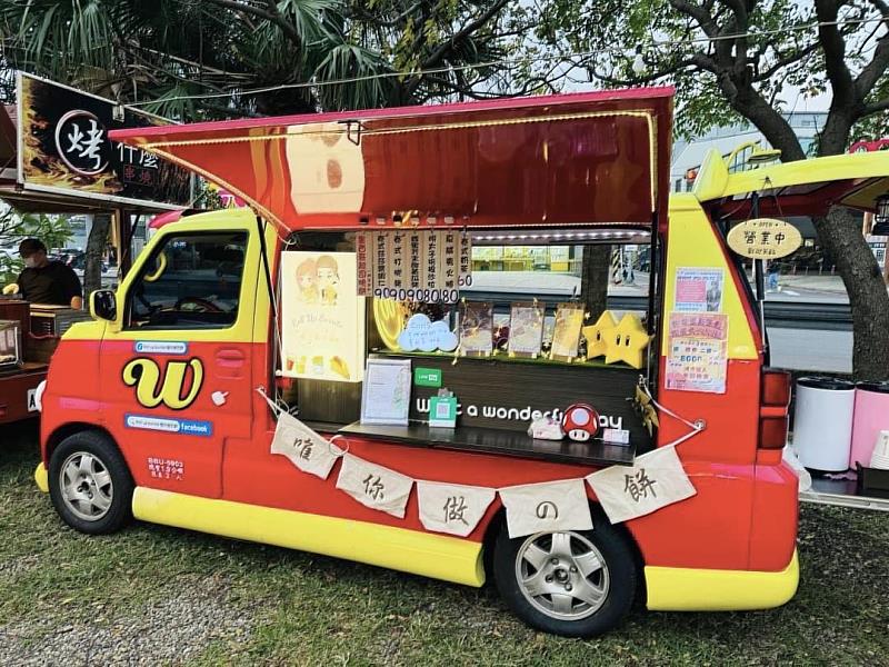 (圖說二) 餐車美食獨特造型，為民眾帶來可愛美味的雙重饗宴