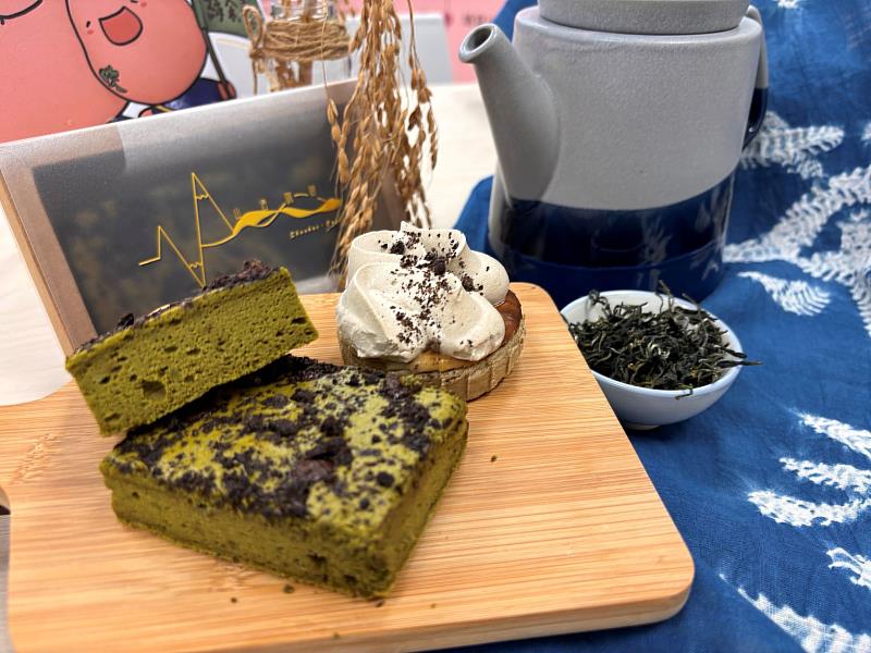 三峽綠茶季設有市集販售碧螺春巧克力米蛋糕