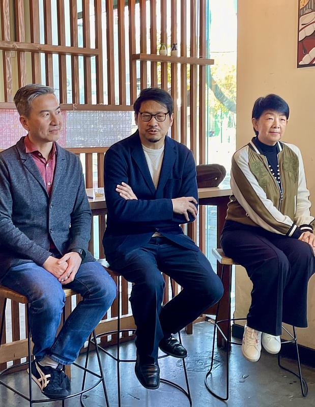 （左起）《金門》導演江松長、出品方CNEX董事長蔣顯斌及執行長陳玲珍，分享製作理念及入圍感言。