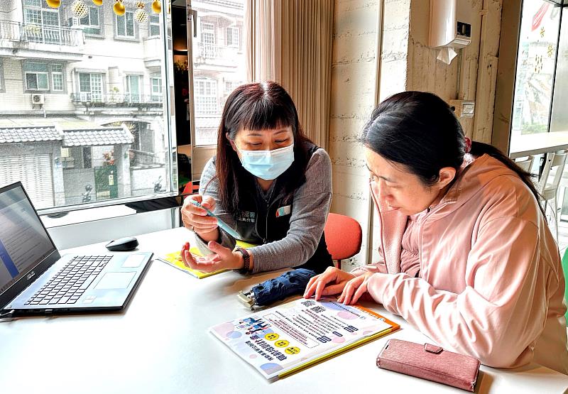 花蓮就業中心與民間團體合作，宣導婦女再就業計畫及相關訓練獎勵