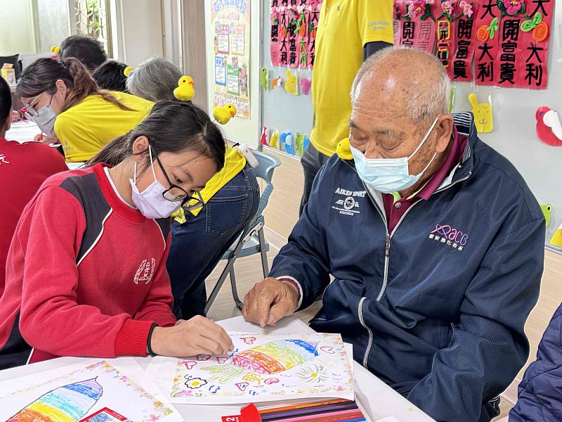 嘉義縣首創長照展示區 推老幼共融扎根長照