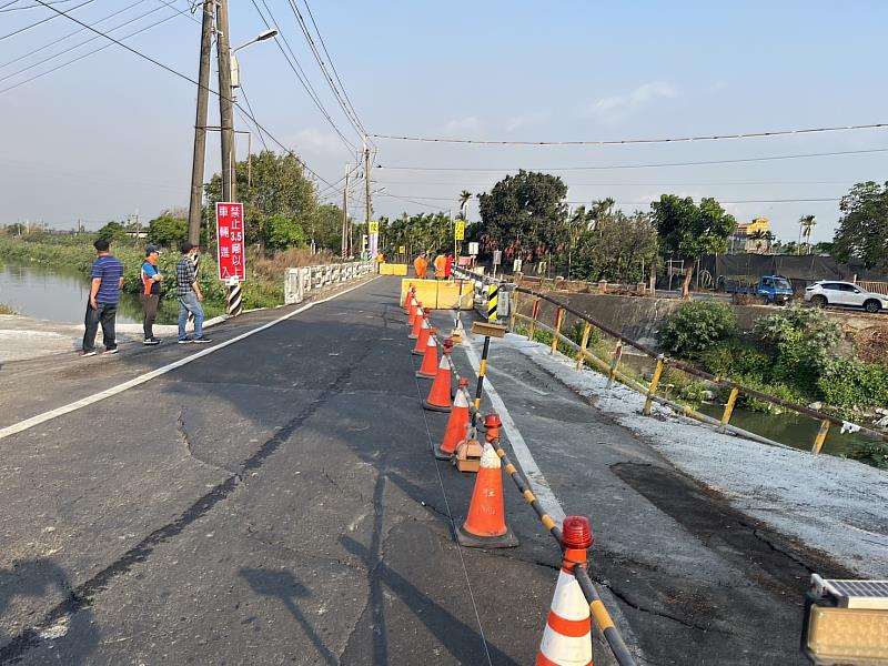 麟洛鄉過溝橋基樁及橋台有損壞及變形之情況發生，為避免發生危險，限制3.5噸以上車輛通行