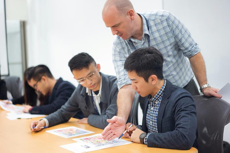 國企班提供專業的英日語師資，讓學員能在優秀的師資下提升自我能力，在未來創造更多發展的可能性。(貿協提供)