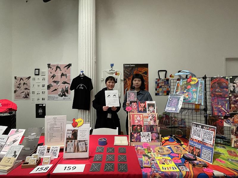 臺灣漫畫家Pam Pam Liu（左）、Eli Lin依萊（右）受邀參加紐約規模最大的獨立漫畫節，帶來臺灣多元風格和視角。