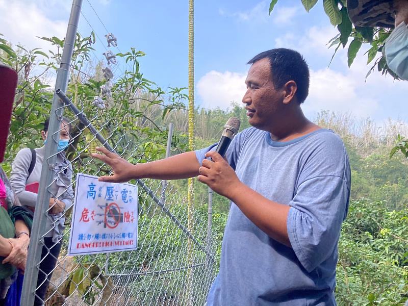 電圍網示範點農友葛家男先生現身說法，分享電圍網架設心得與防治成效