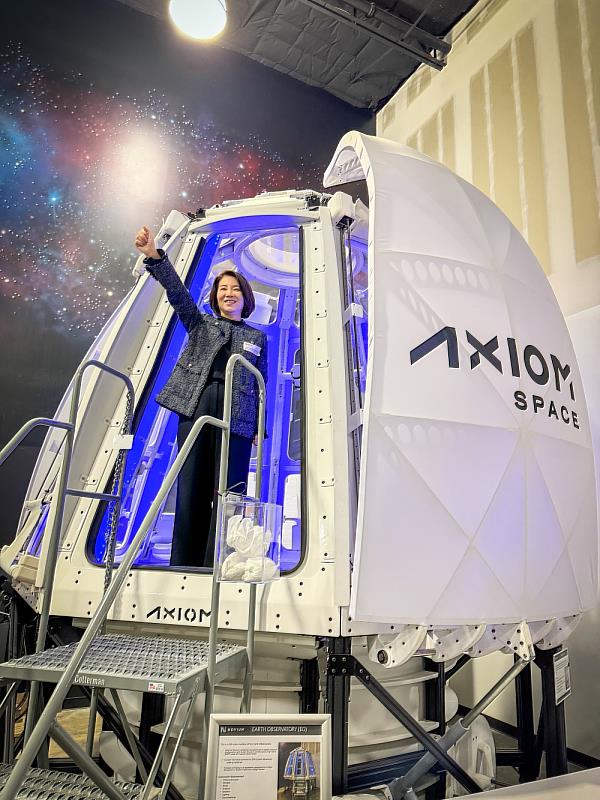 屏東團隊參訪休士頓AXIOM Space公司2m.jpg