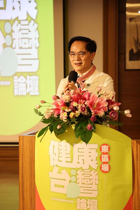 花蓮慈濟醫院院長林欣榮提到，這幾年中央政府支持，花蓮及台東民眾平均餘命連年提升，在糖尿病共照、Ｃ型肝炎與癌症治療上也見到明顯的成效，對的政策希望可以持續下去。(健康台灣推動聯盟 提供)