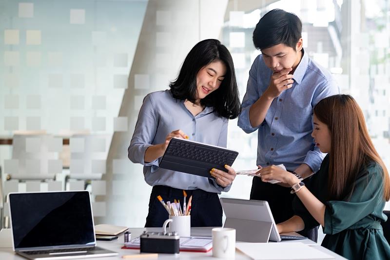 最新 Kantar 凱度洞察台灣 & LifePoints 平台調查發現 : 社會新鮮人期待事與人志趣相符，並且在職場上繼續學習成長。