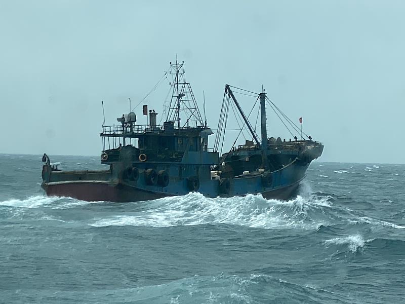 又現大陸漁船越界 台中海巡堅守防線驅離