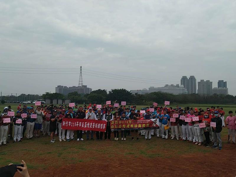 竹市長盃慢速壘球錦標賽登場 千名選手左岸壘球場熱血揮擊
