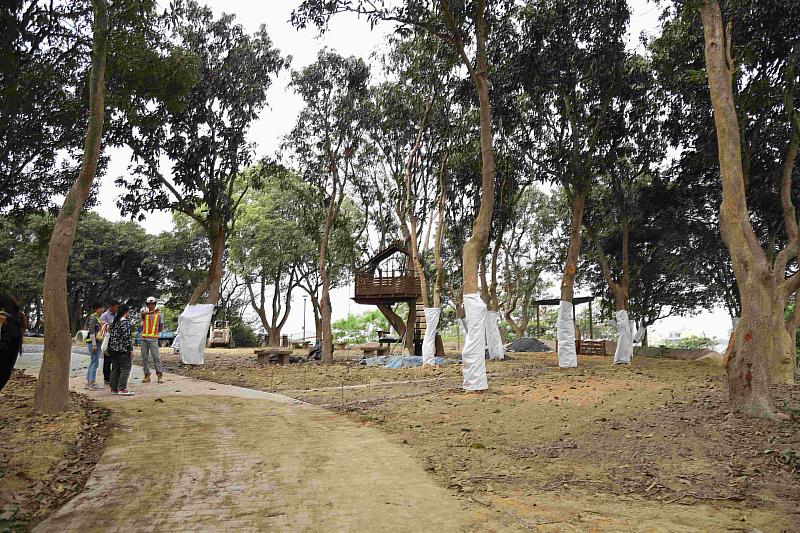 水上鄉溪東公園轉型工程 增設紙飛機景觀平台