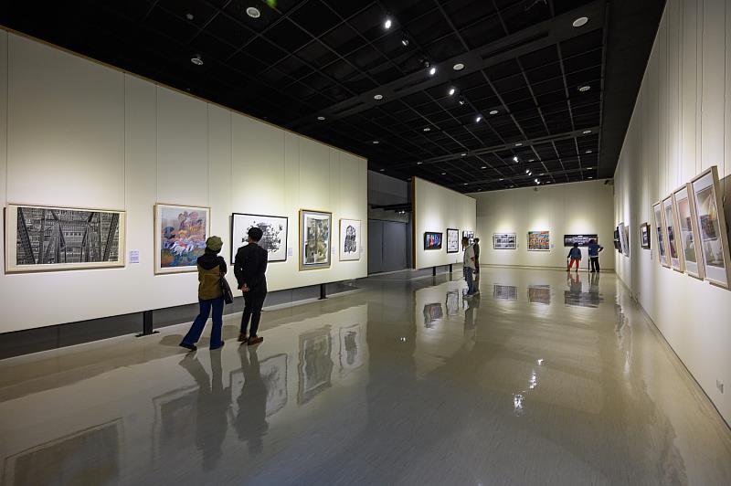2024新北市美展得獎作品將於11月在新北市藝文中心展出，提供藝術家與觀眾更多交流機會，圖為往年新北市美展展出照片