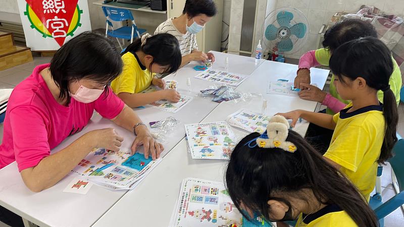 老幼攜手DIY鑰匙扣