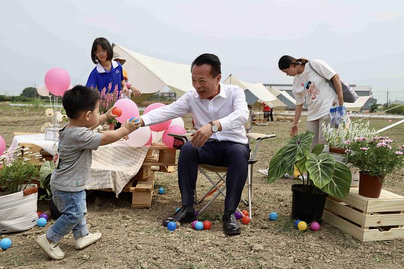 水上青委創辦「2024仙草春泥派對」 花旗木下歡樂登場