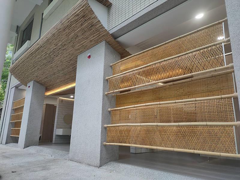 原遊客服務中心一樓公廁，將以「迎竹軒」之新面貌呈現-竹編藝術入口意象