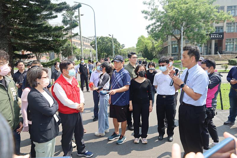 副總統當選人蕭美琴女士抵東華大學視察地震災情