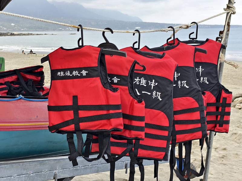 海域安全新升級！連假來杉原灣安心玩水 提供救生衣免費租借