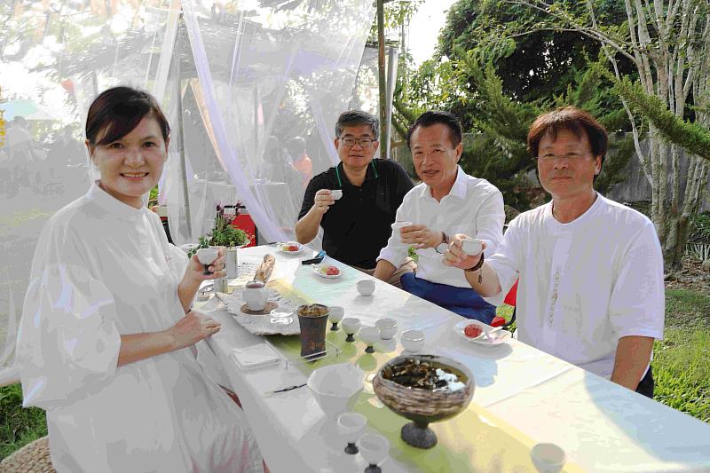 花旗木下浪漫品茗-「春櫻漫舞，作伙來啉茶」