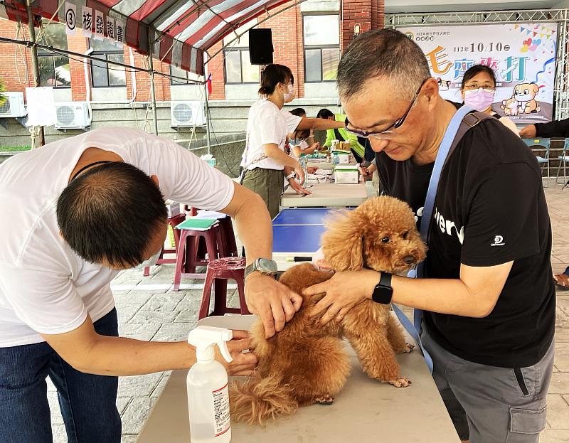 新竹縣動物保護防疫所將於113年4月份期間於尖石鄉及北埔鄉辦理9場定點免費動物狂犬病預防注射服務