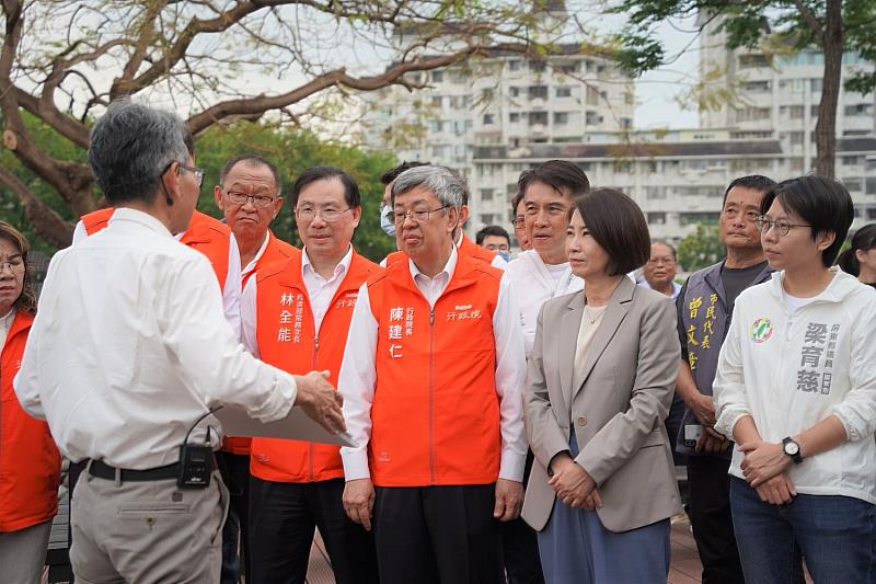 行政院長陳建仁視察萬年溪水岸空間環境改善工程