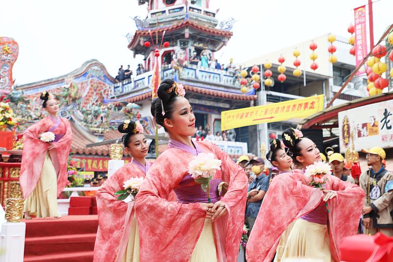 大甲媽遶境 祝壽大典吸引數萬人參與場面壯觀