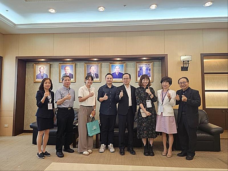 南臺科技大學副校長周德光與貴賓合影