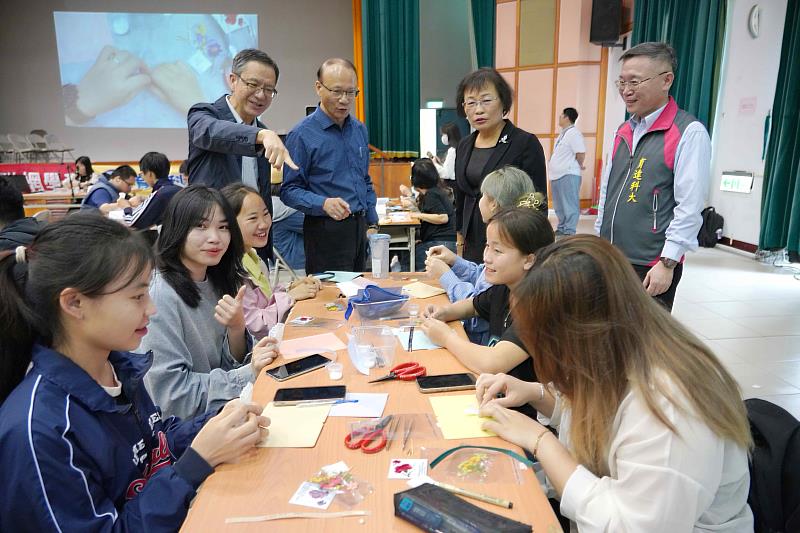 育達科大物聯網學程辦理「聲控感測傳遞愛」活動 國內學生與越南班同學攜手交流
