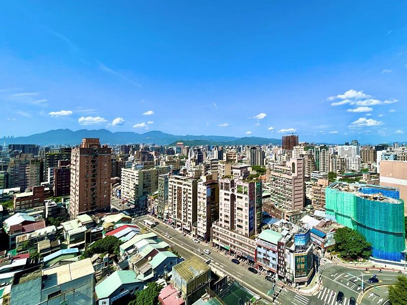 永慶房產集團觀察近五年六都和新竹縣市住宅交易中房數的占比變化，台北市1房交易占比從4.9%飆至19%。