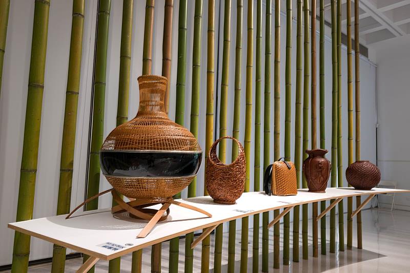 展覽中的第一展區展出常民竹工藝與臺灣竹工藝大師的匠心之作。