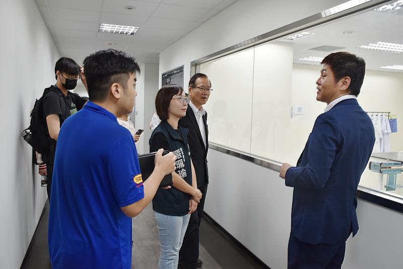 南華大學辦理企業參訪，參觀台灣食研食品(股)公司。