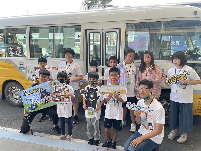 「郵輪巴士小玩咖2.0」活動，讓小學生免費體驗屏東沿山郵輪巴士。