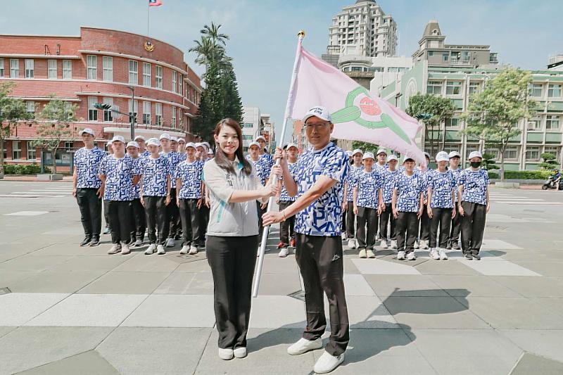 全中運開幕，市長高虹安親自授旗，勉勵竹市全中運代表隊