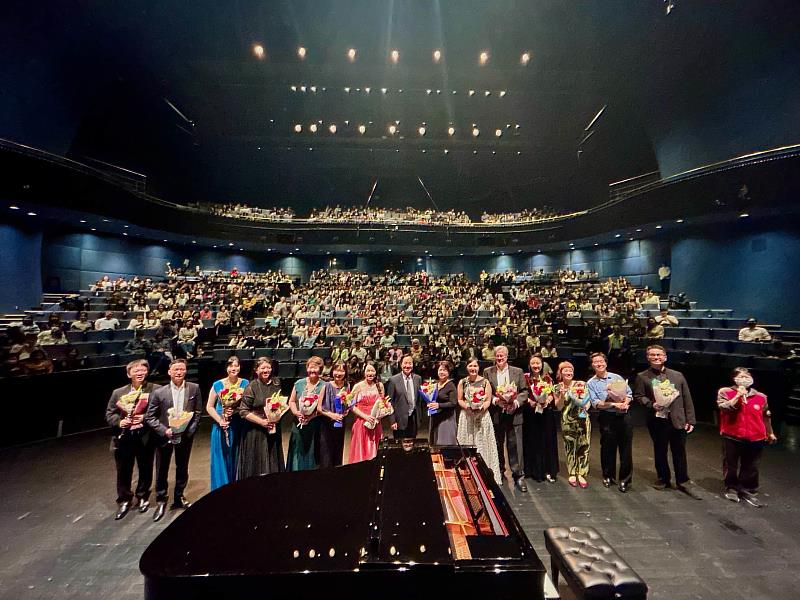 東海音樂系辦理音樂會活動從不停歇，本月才在臺中國家歌劇院中劇院舉辦教師音樂會，緊接著5月還有不容錯過的演出，不斷為社會與學生提供藝術饗宴的空間與學習機會。