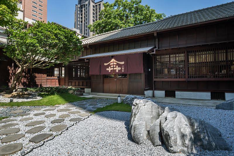 ▲大隱隱於市的「132糧倉」，位於新竹市中心護城河畔，為百年歷史的日式警察宿舍整修翻新的高質感Fine Dining餐廳。