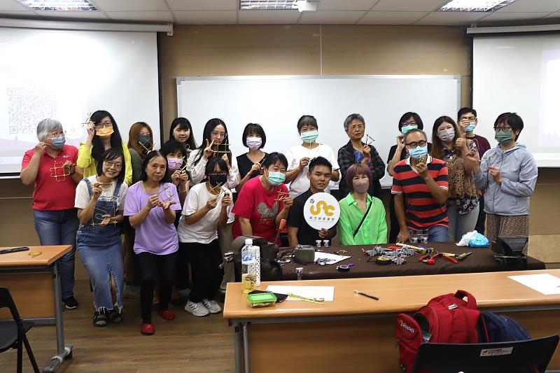 臺南大學與南方創客基地合作，創意金屬工藝課程掀起創作熱潮！