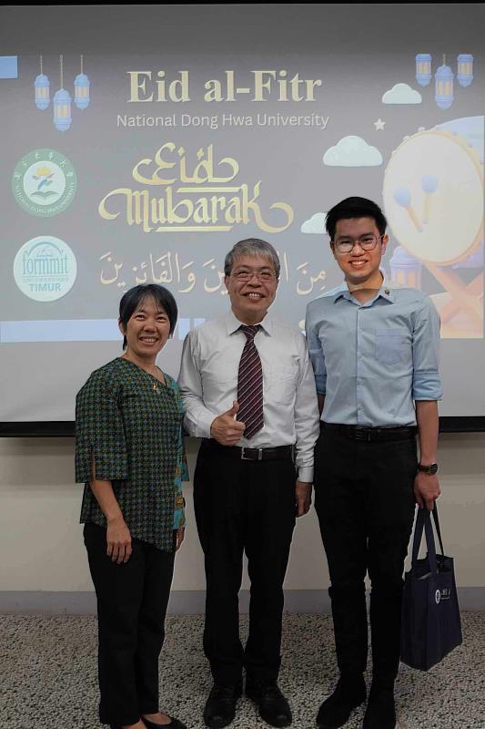花師教育學院潘文福院長與國際處國際學生組謝顥音組長支持國際穆斯林活動。