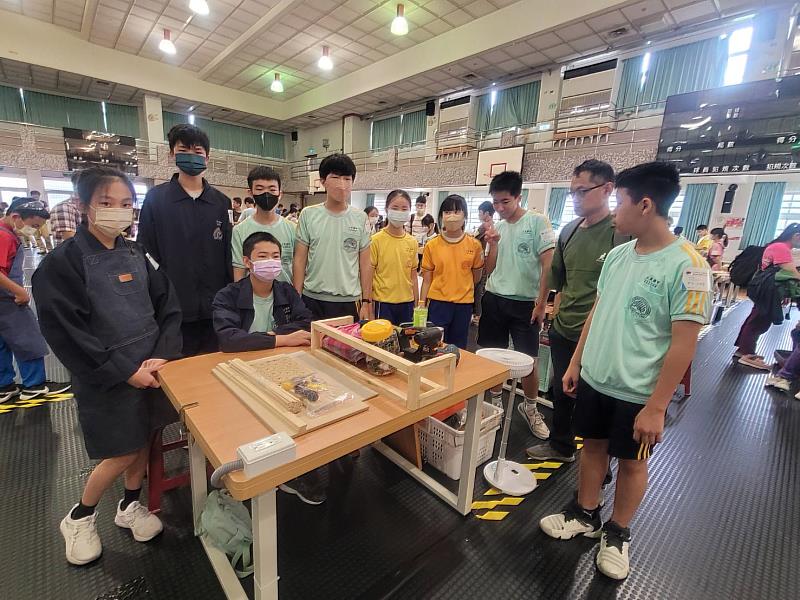 新竹市三民國中勇奪「全國科技教育創意實作競賽-生活科技組」銅牌。