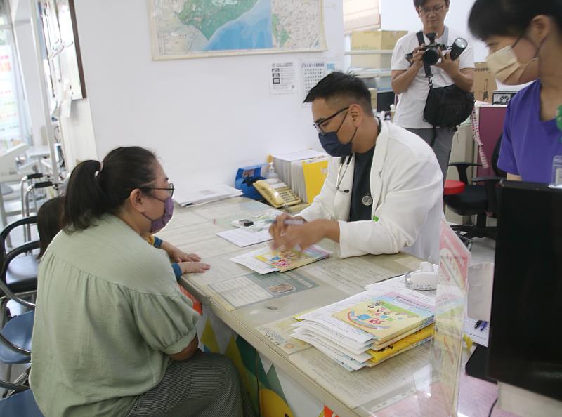 腸病毒71型疫苗開打 臺東經濟弱勢嬰幼兒免費接種 守護健康 降低疾病威脅