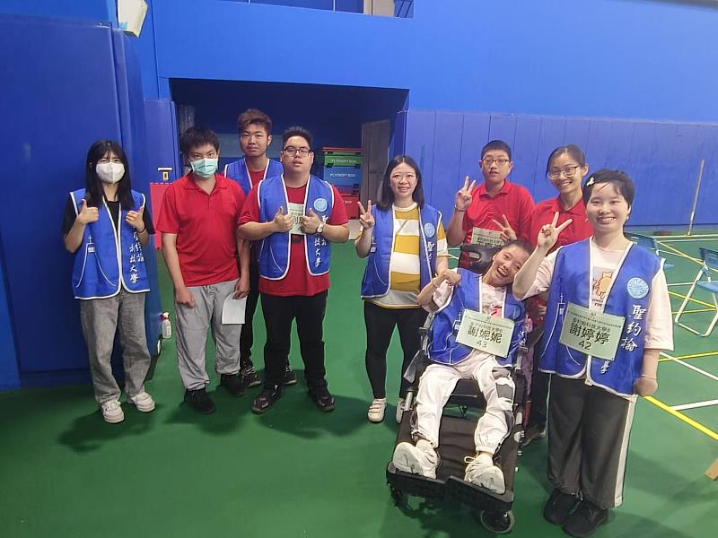 聖約翰科大身障生組織2支隊伍參與體育大學地板滾球邀請賽。