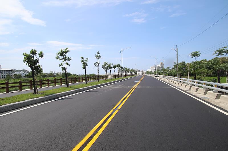 太平溪右岸一路通市區段康樂橋到馬蘭橋今通車  饒慶鈴：臺東縣府持續努力給民眾更便利安全道路交通環境